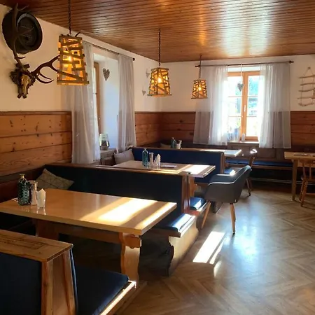 Gasthof Backeralm Hotel *