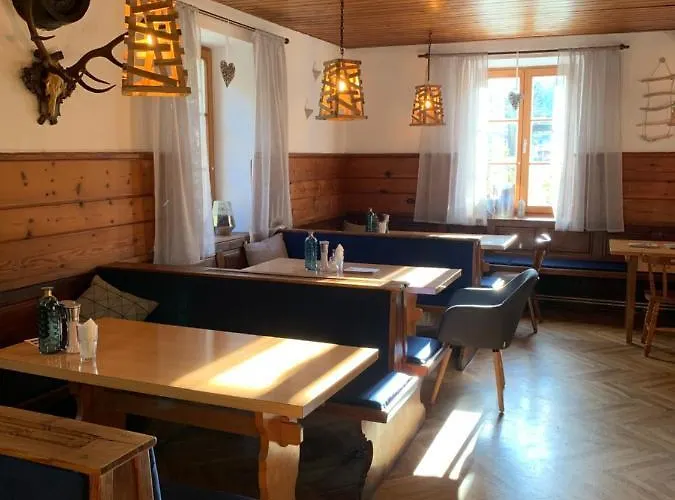 Gasthof Backeralm Hotel *